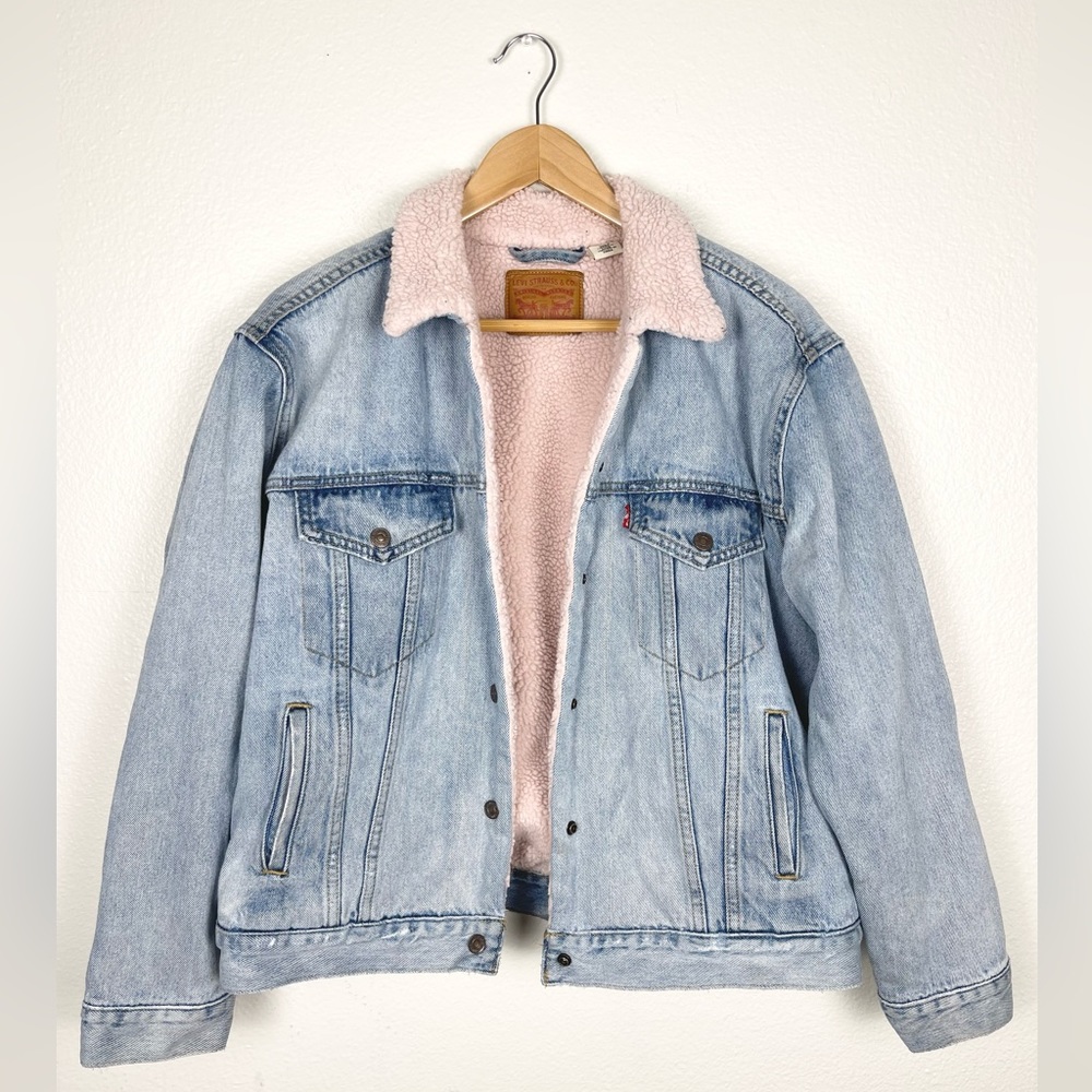 Levi’s Pink Sherpa Fleece Lined Denim Trucker Jean Jacket Size XL